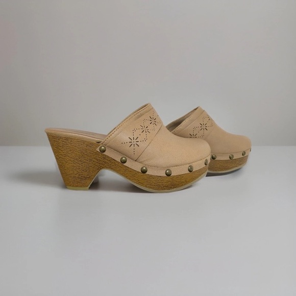 Arizona Jean Company Shoes - Arizona Jeans Women's Tan Clogs with Studded Detail